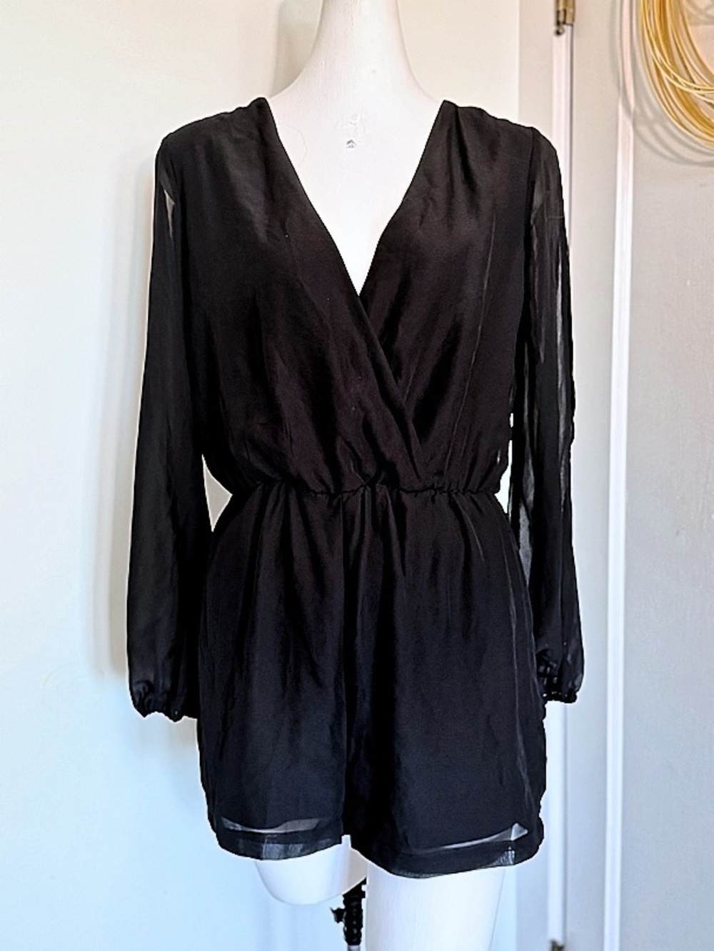 Pompous Girly Black Sheer Long Sleeve Open Back Romper Size Medium